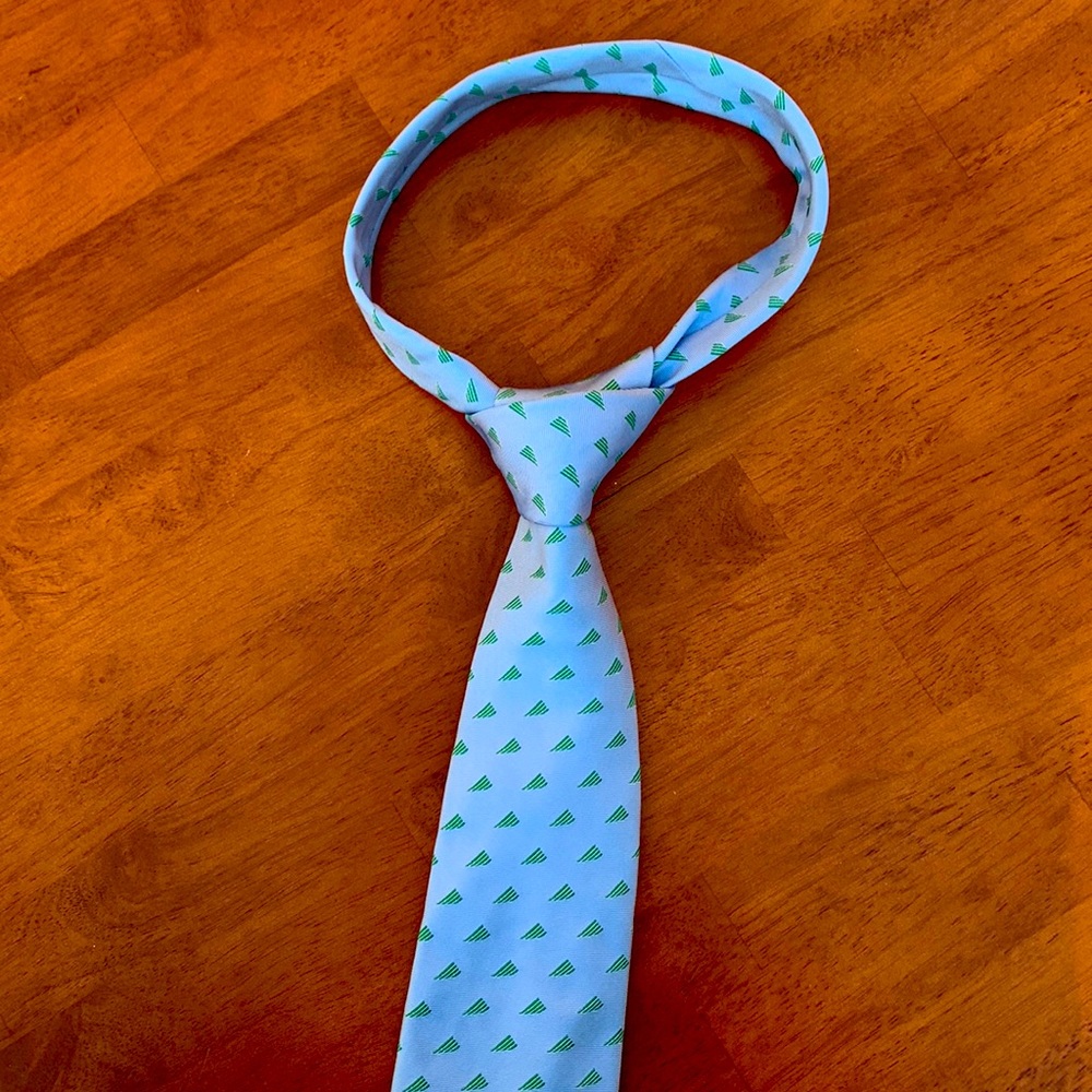Rare Dartmouth-Hitchcock tie made by Vineyard Vines